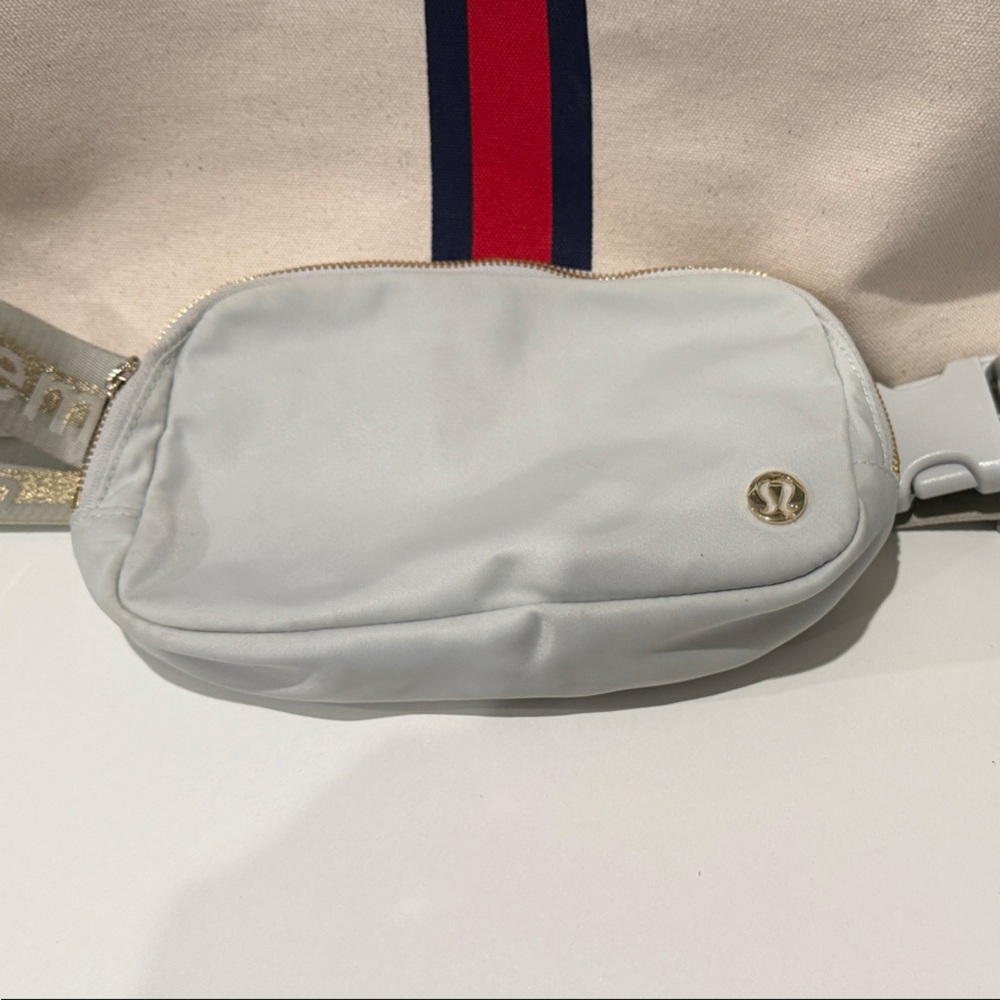 Lululemon belt bag